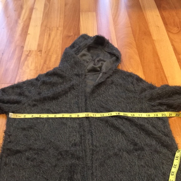 Fuzzy Fur Hooded Jacket sweater - Picture 6 of 8